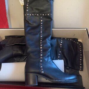 Over the knee leather boots